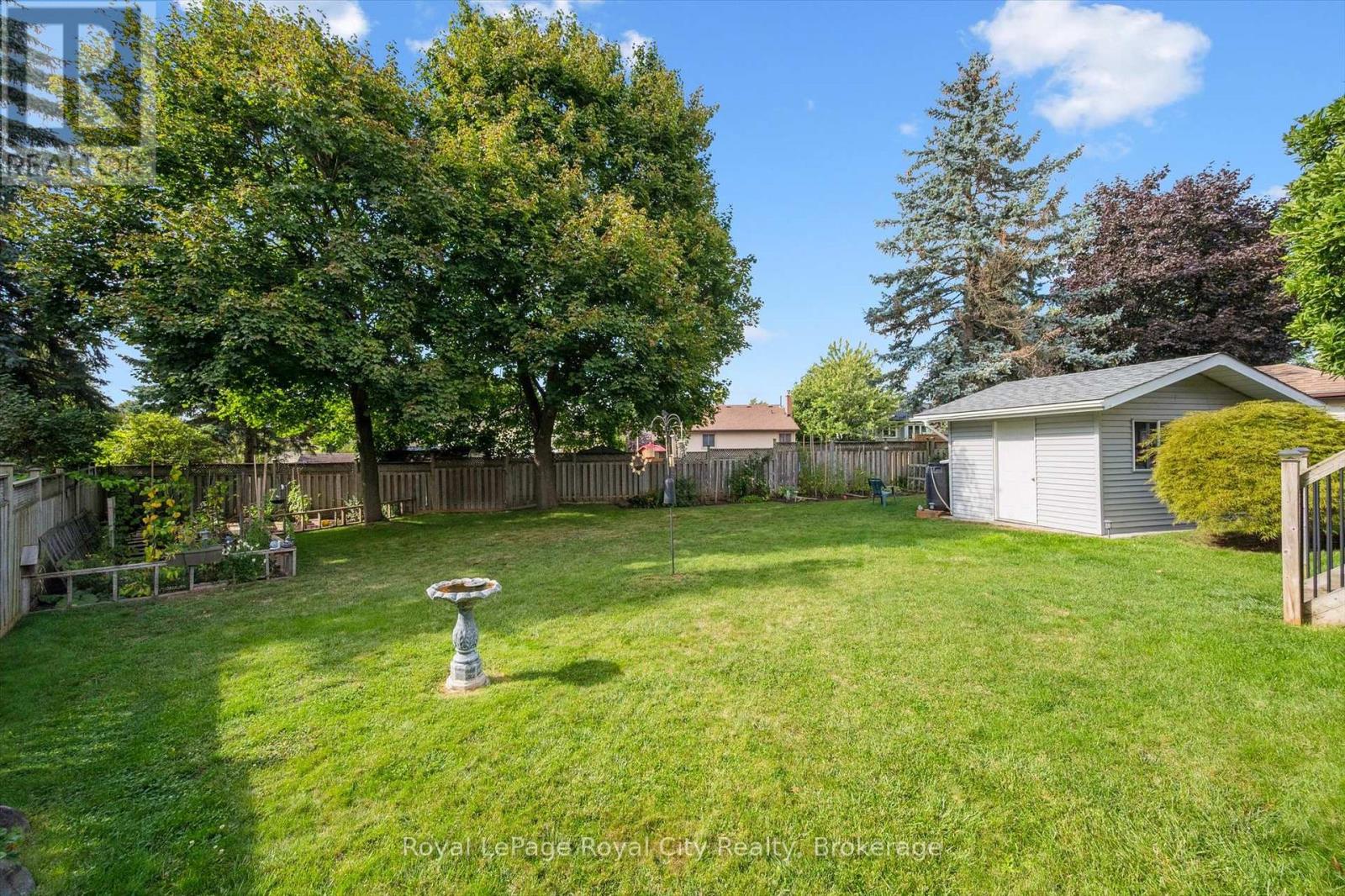 Photo 31 of 28 Wimbledon Road, Guelph ON