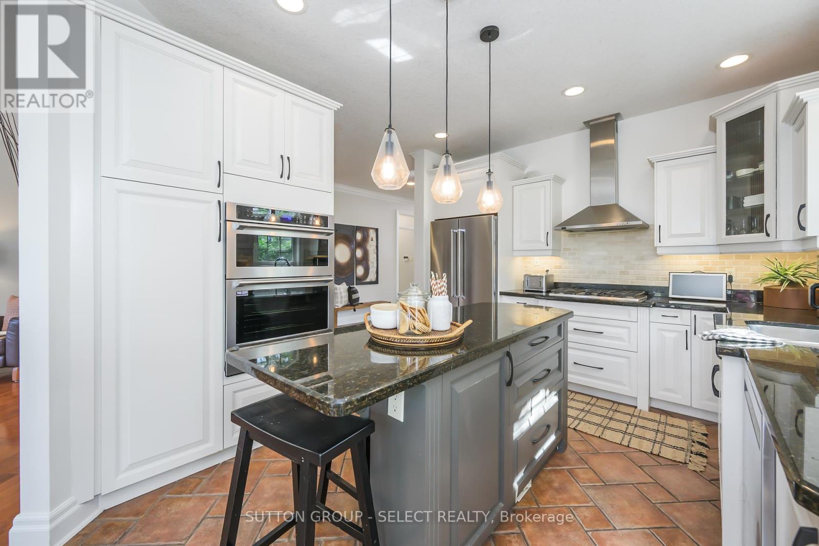 Photo 10 of 1186 Aintree Road, London North ON