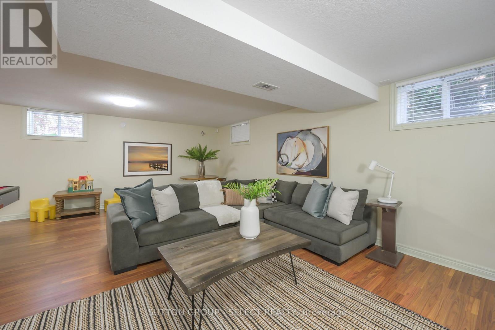 Photo 23 of 1186 Aintree Road, London North ON