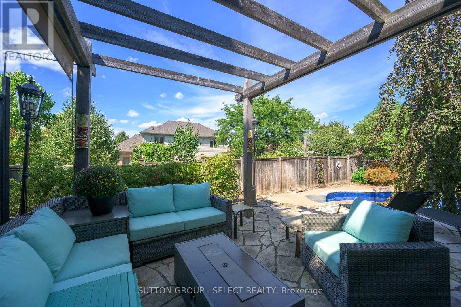 Photo 35 of 1186 Aintree Road, London North ON