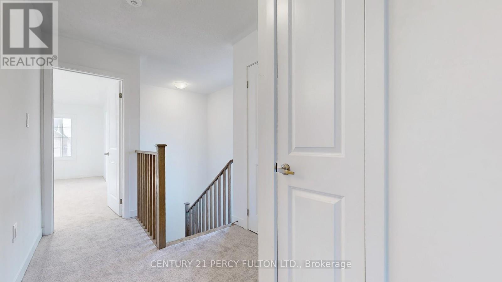 Photo 14 of 29 Calloway Way, Whitby ON