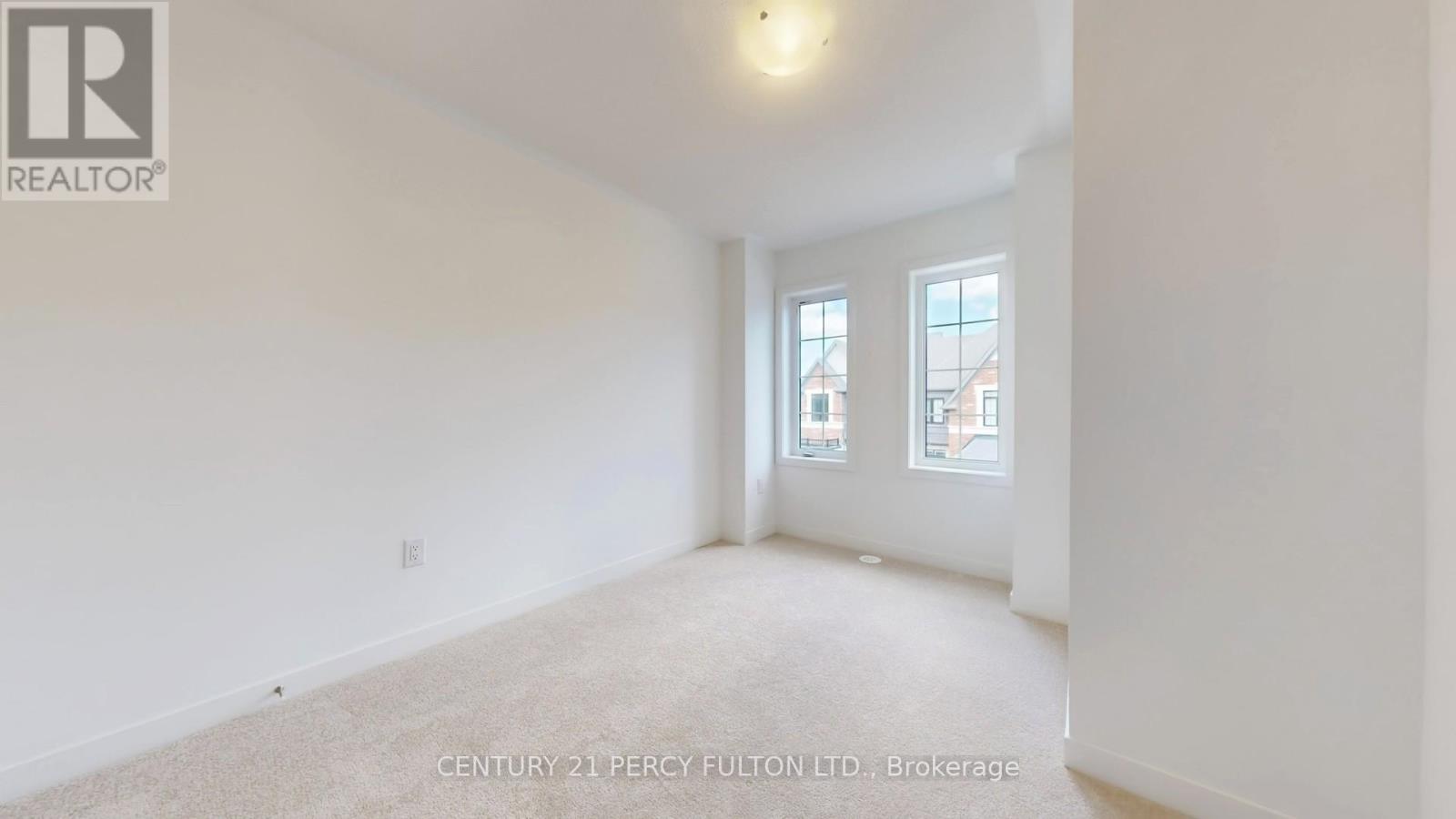 Photo 20 of 29 Calloway Way, Whitby ON