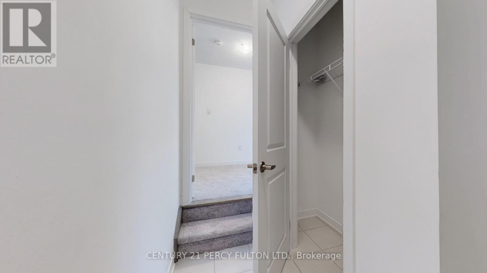 Photo 38 of 29 Calloway Way, Whitby ON