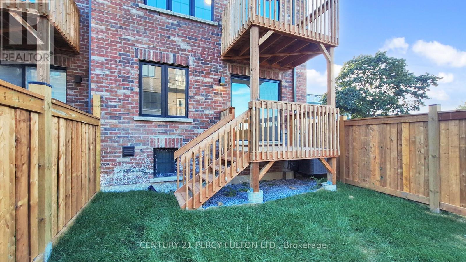 Photo 45 of 29 Calloway Way, Whitby ON