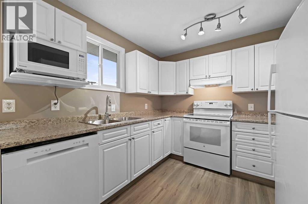 Photo 11 of 5704 18 Avenue Ne, Calgary AB