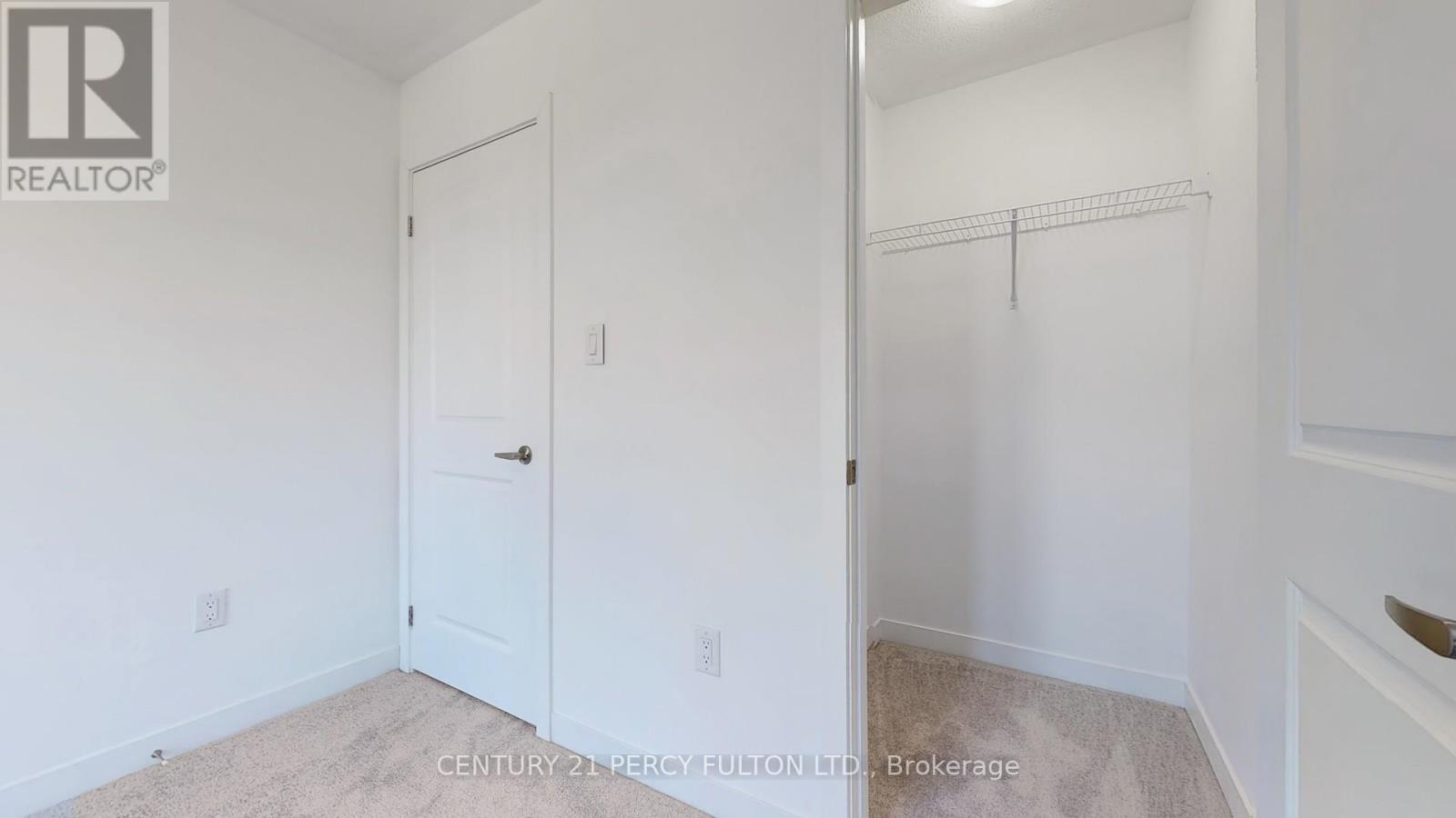 Photo 23 of 29 Calloway Way, Whitby ON