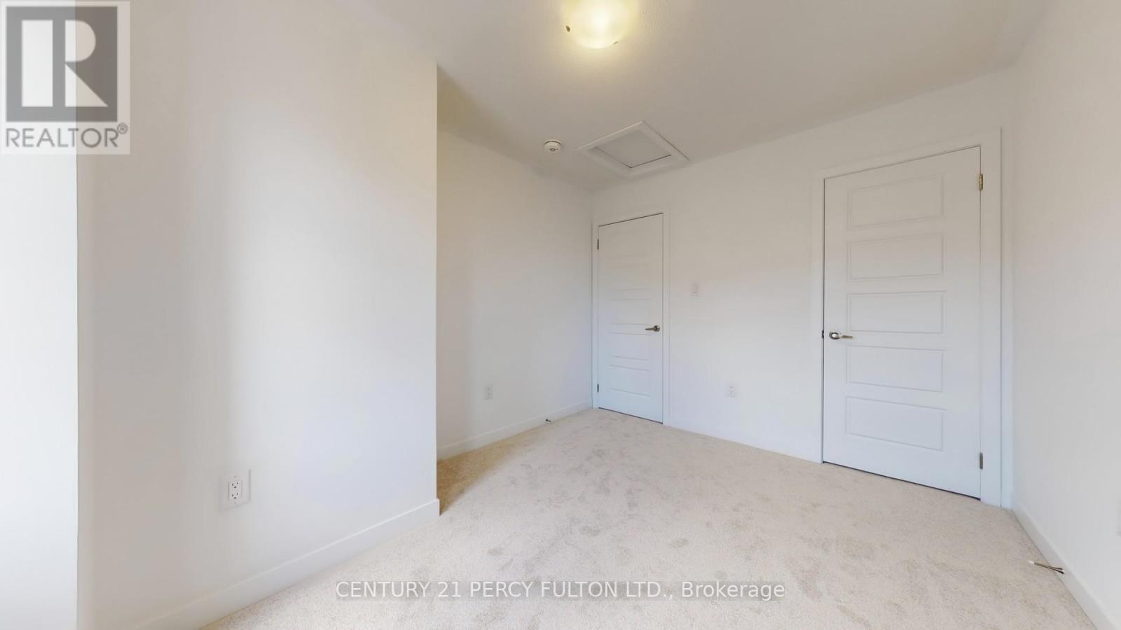 Photo 21 of 29 Calloway Way, Whitby ON