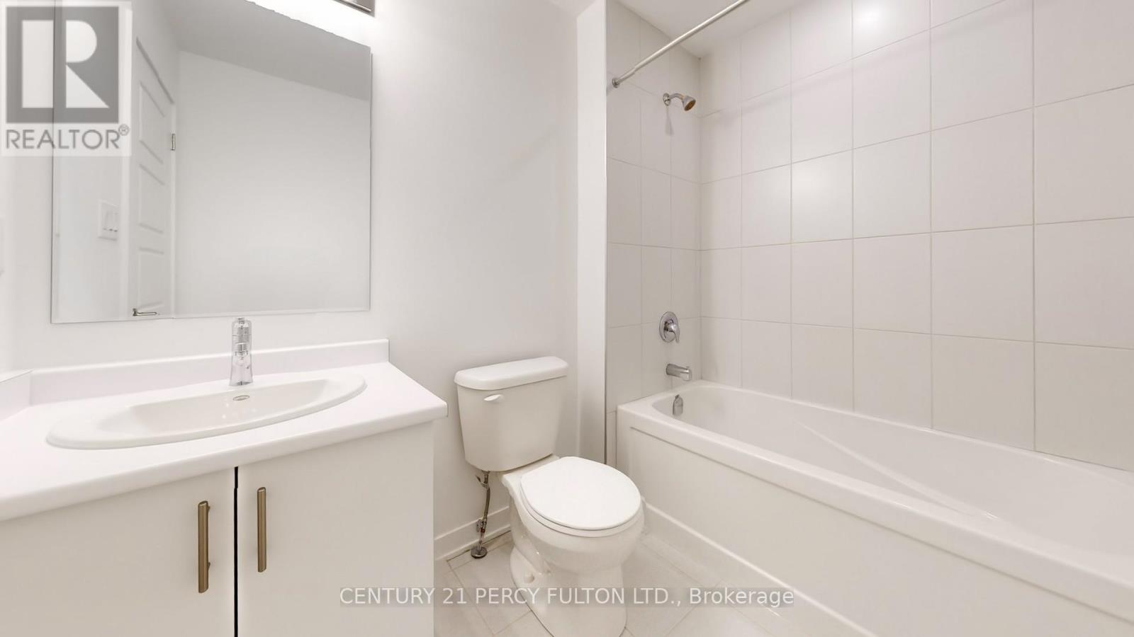 Photo 17 of 29 Calloway Way, Whitby ON