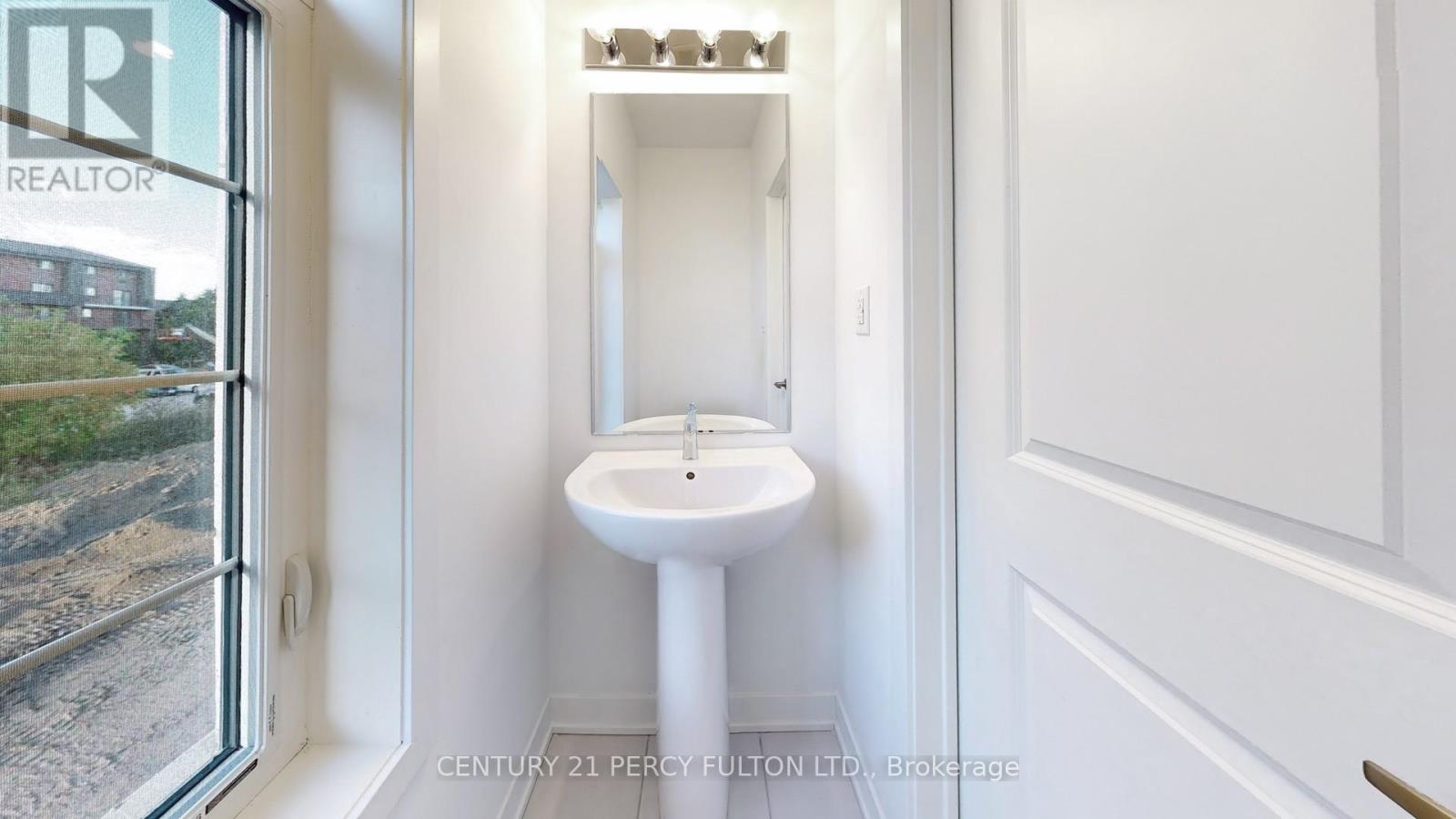 Photo 37 of 29 Calloway Way, Whitby ON