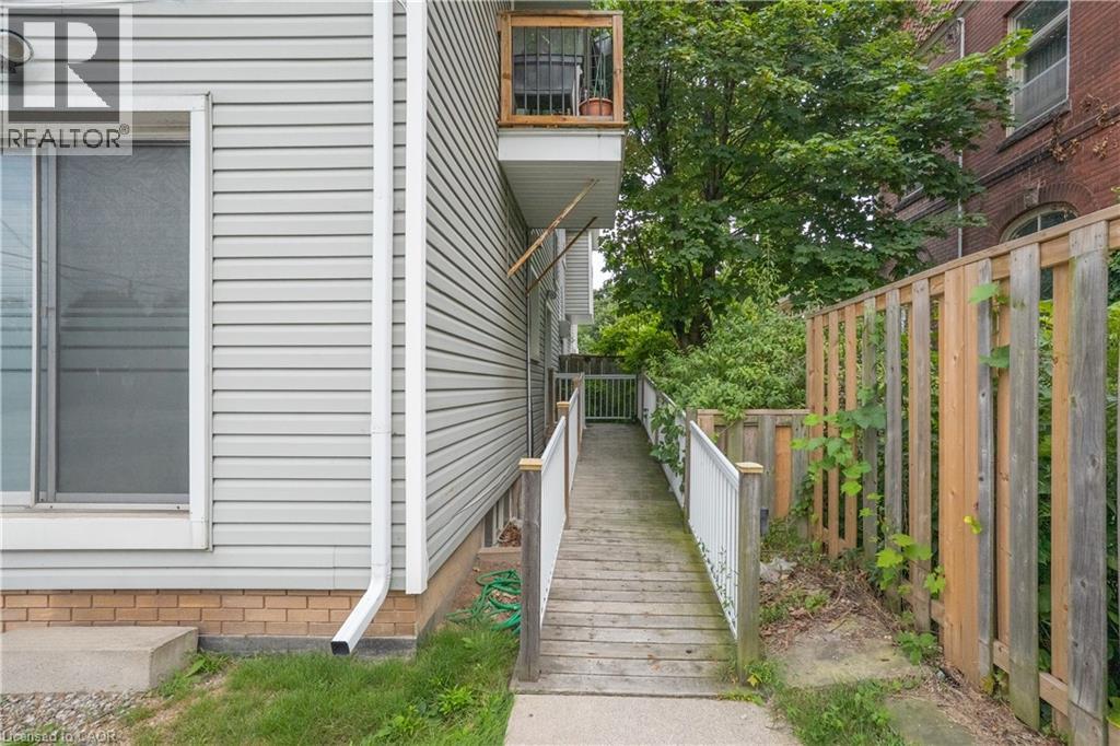 Photo 12 of 1 Livingston Avenue, Grimsby ON