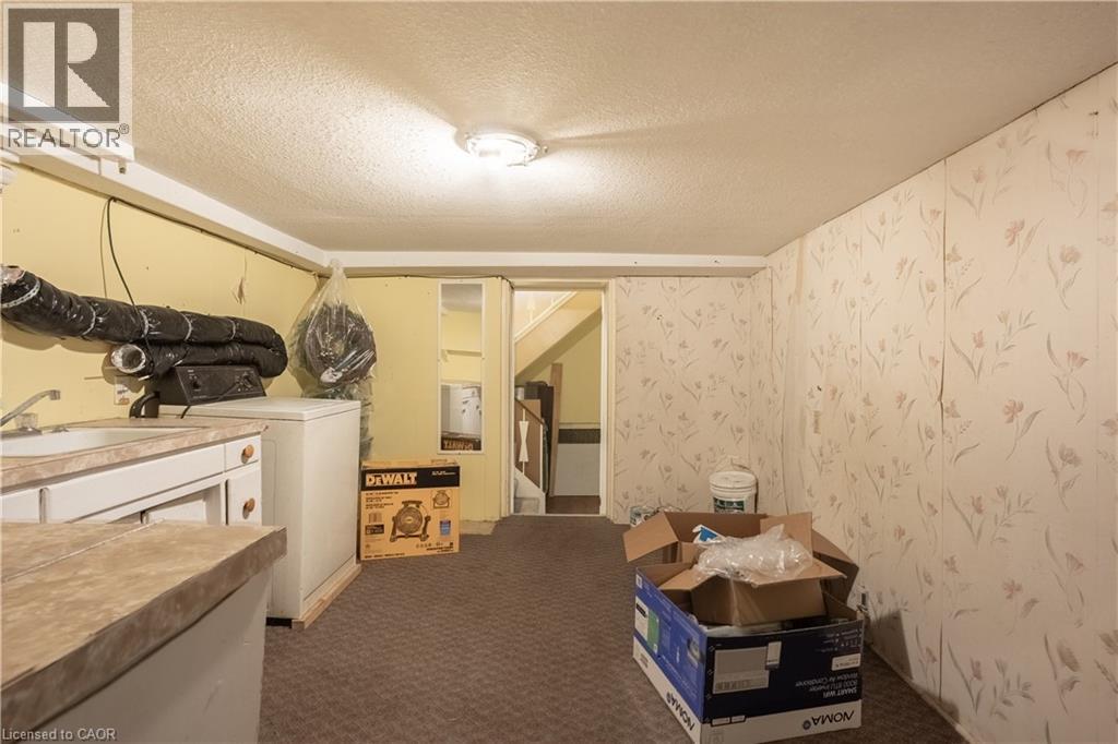 Photo 29 of 1 Livingston Avenue, Grimsby ON