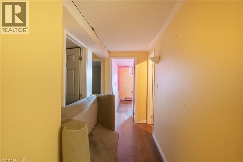 Photo 33 of 1 Livingston Avenue, Grimsby ON