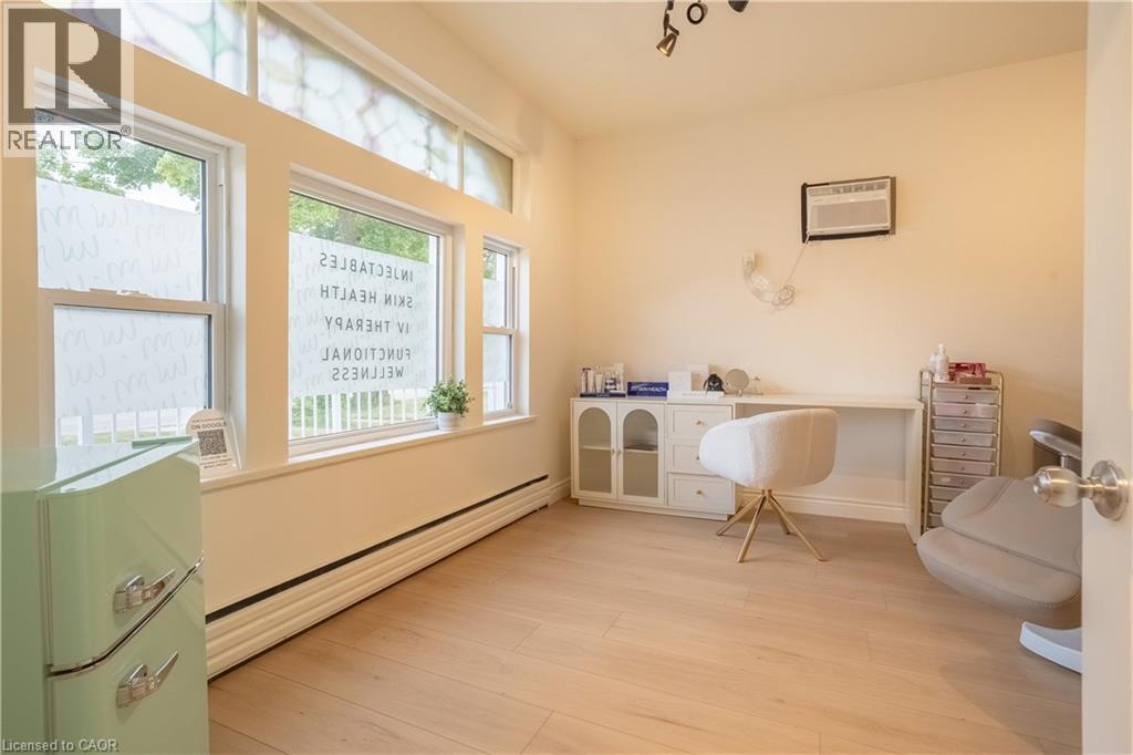 Photo 45 of 1 Livingston Avenue, Grimsby ON