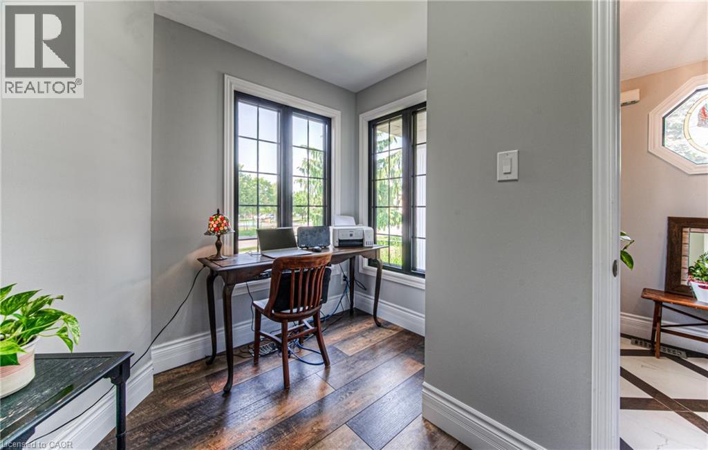 Photo 10 of 3 Westview Crescent, Kitchener ON