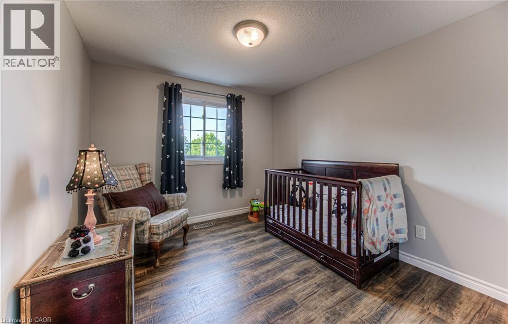 Photo 31 of 3 Westview Crescent, Kitchener ON