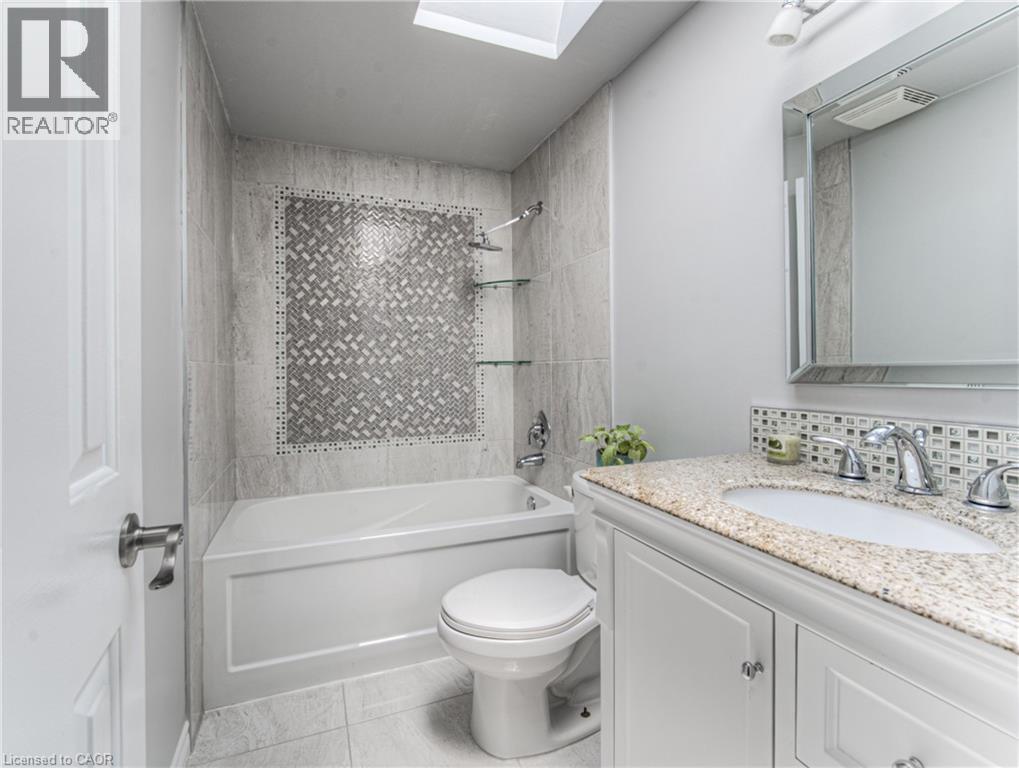 Photo 32 of 3 Westview Crescent, Kitchener ON