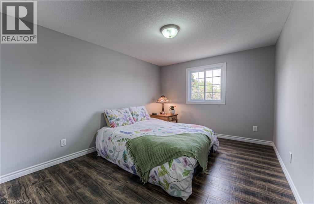 Photo 38 of 3 Westview Crescent, Kitchener ON