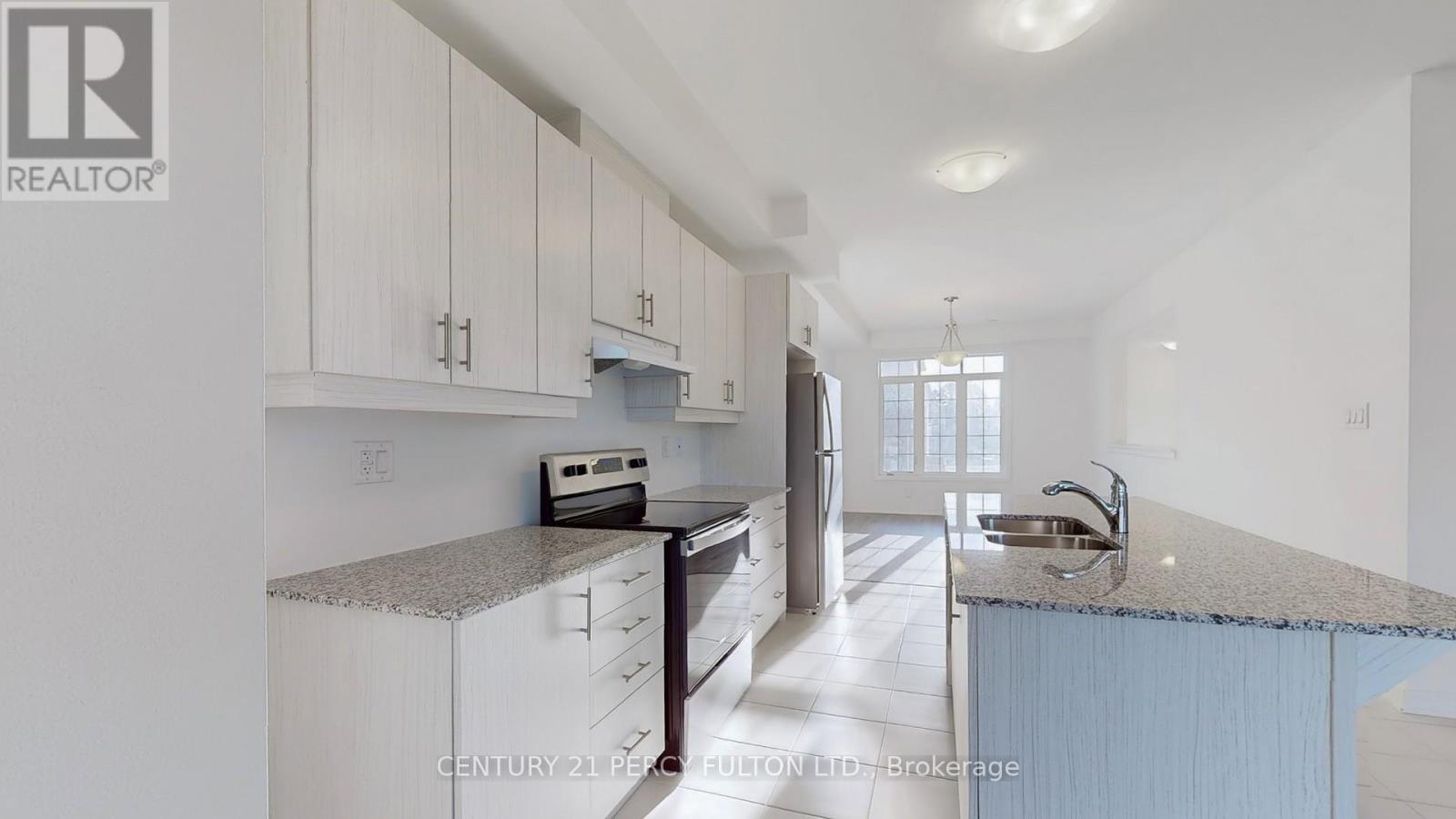 Photo 7 of 29 Calloway Way, Whitby ON