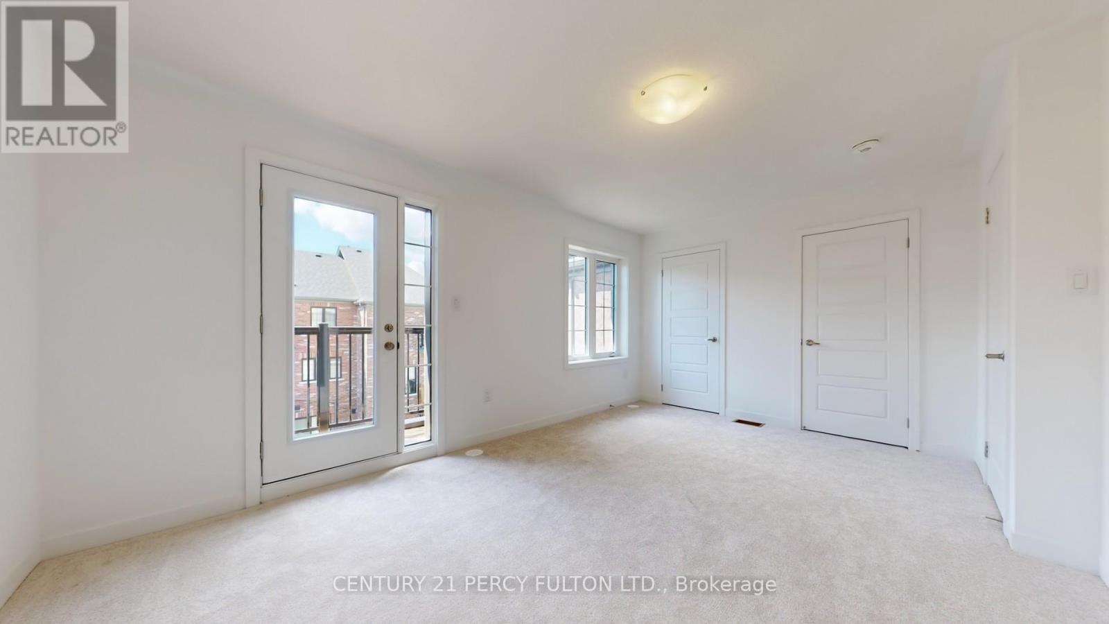 Photo 13 of 29 Calloway Way, Whitby ON