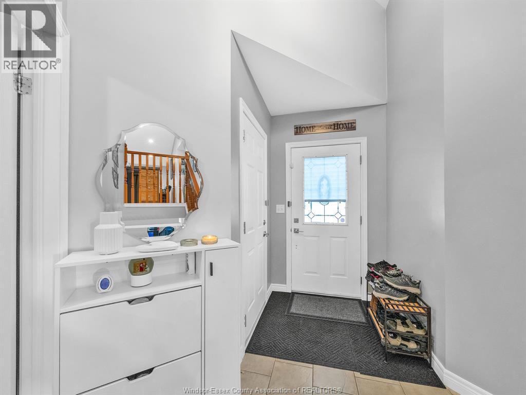 Photo 3 of 29 Anfred Street, Leamington ON