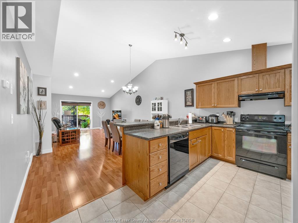 Photo 4 of 29 Anfred Street, Leamington ON