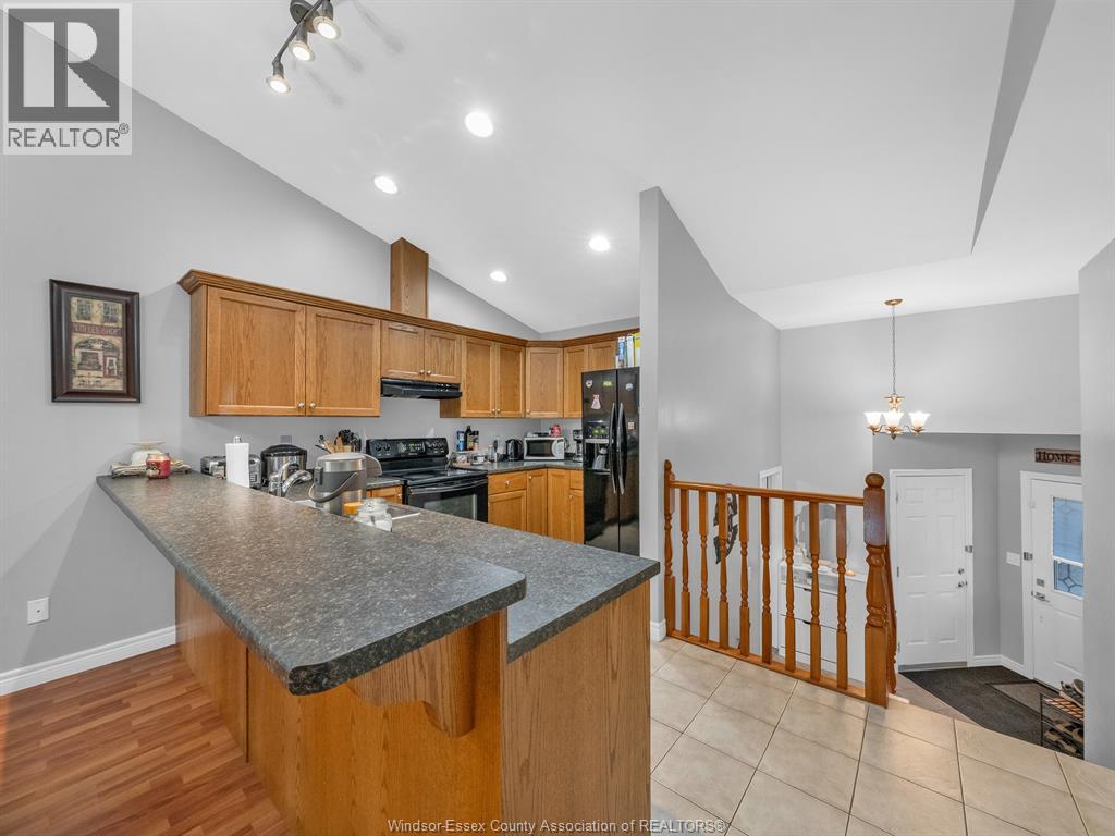 Photo 5 of 29 Anfred Street, Leamington ON