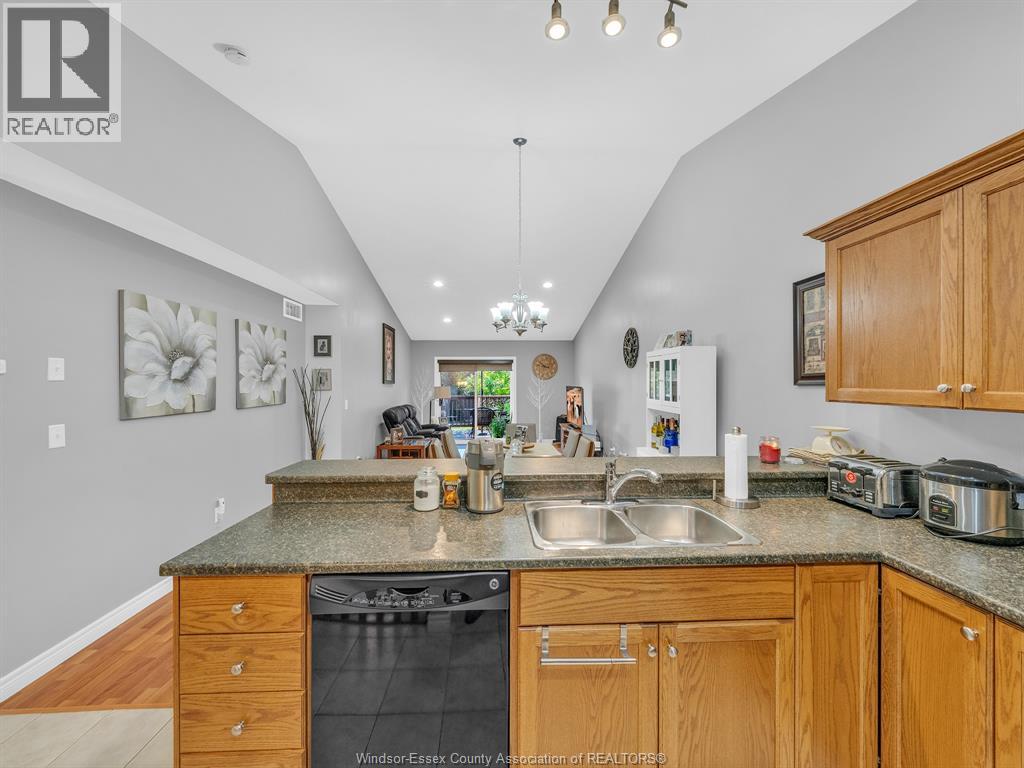 Photo 8 of 29 Anfred Street, Leamington ON