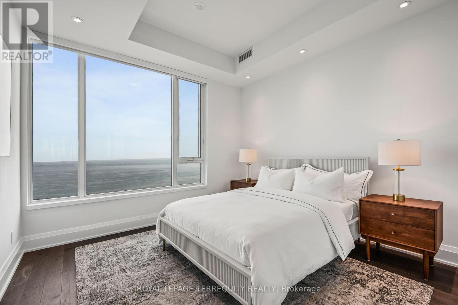 Photo 18 of Ph 06 1928 Lake Shore Boulevard W, Toronto ON