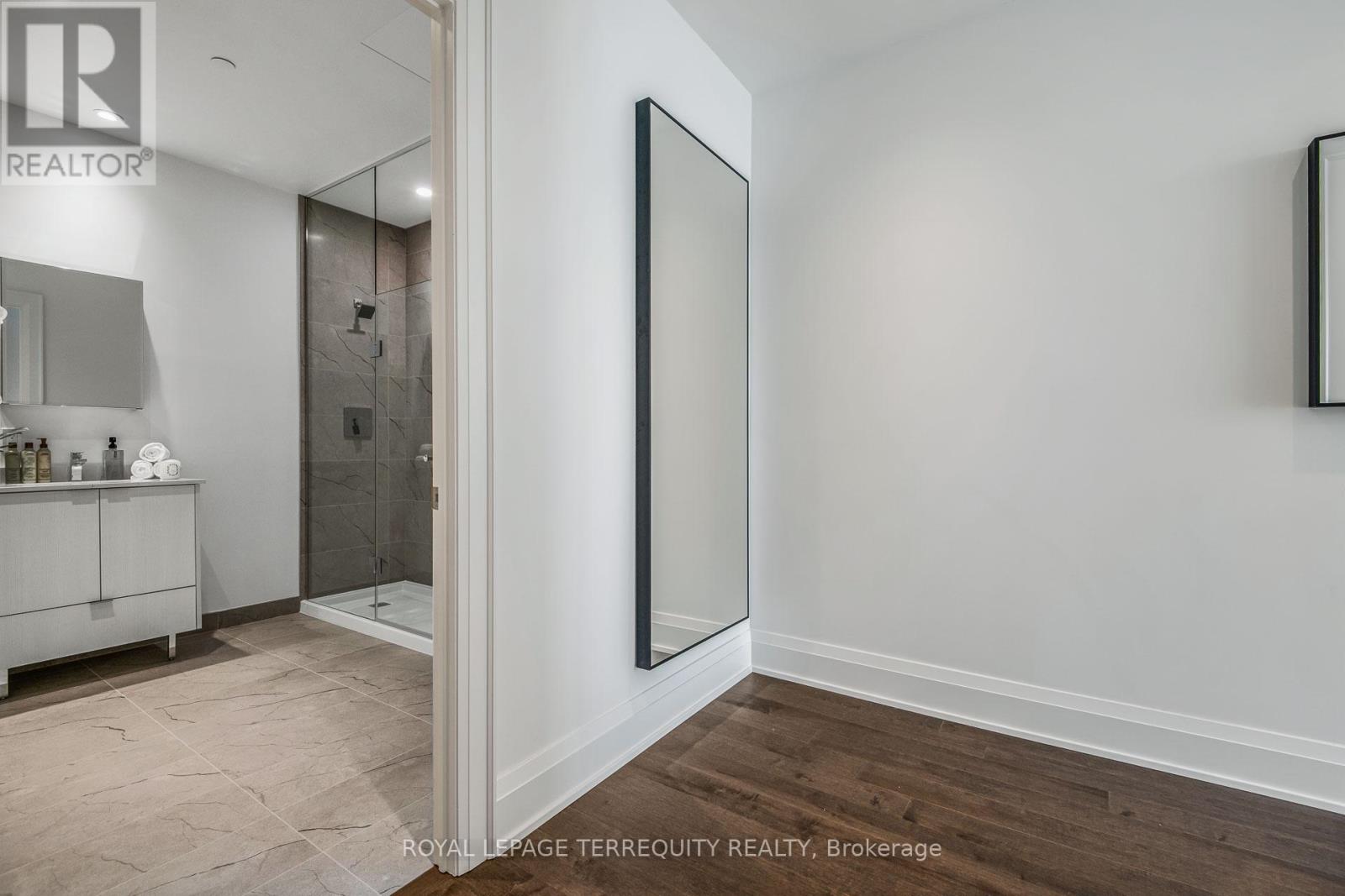 Photo 20 of Ph 06 1928 Lake Shore Boulevard W, Toronto ON