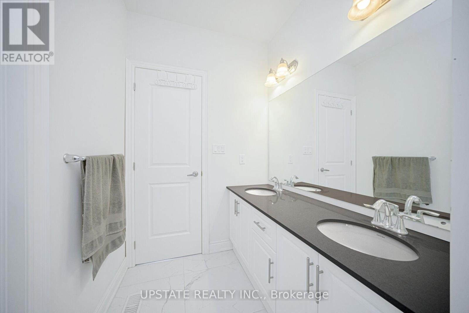 Photo 33 of 7 James Walker Avenue, Caledon ON