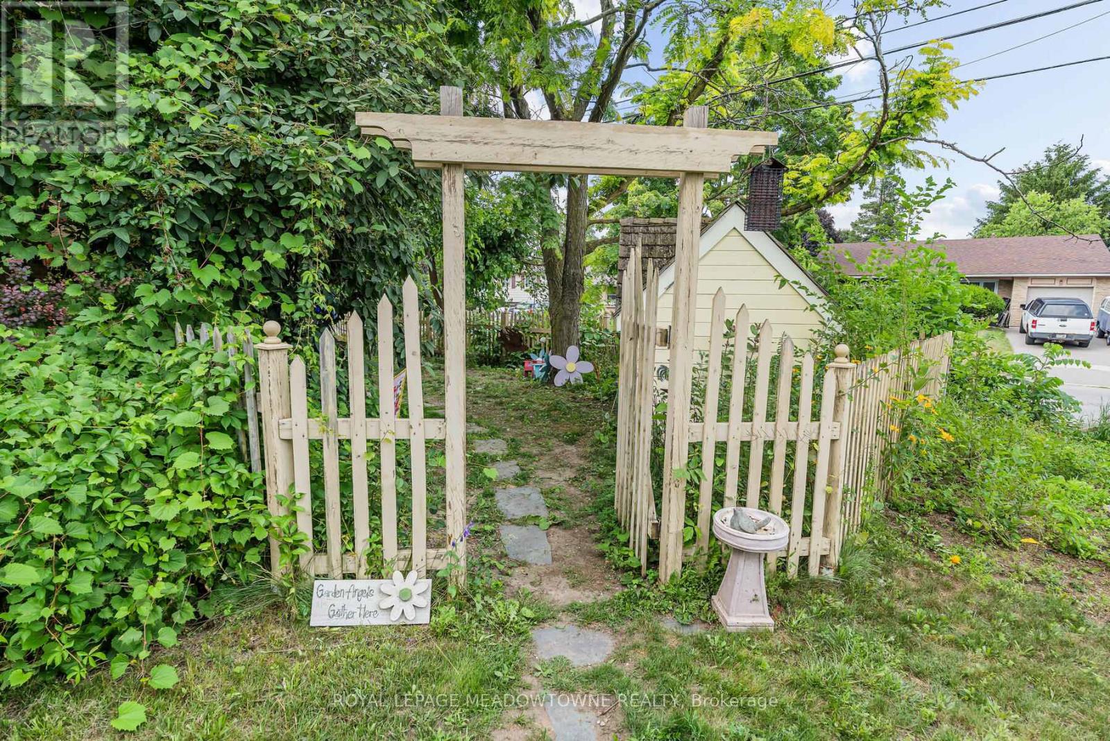Photo 25 of 173 Perth Street, Halton Hills ON