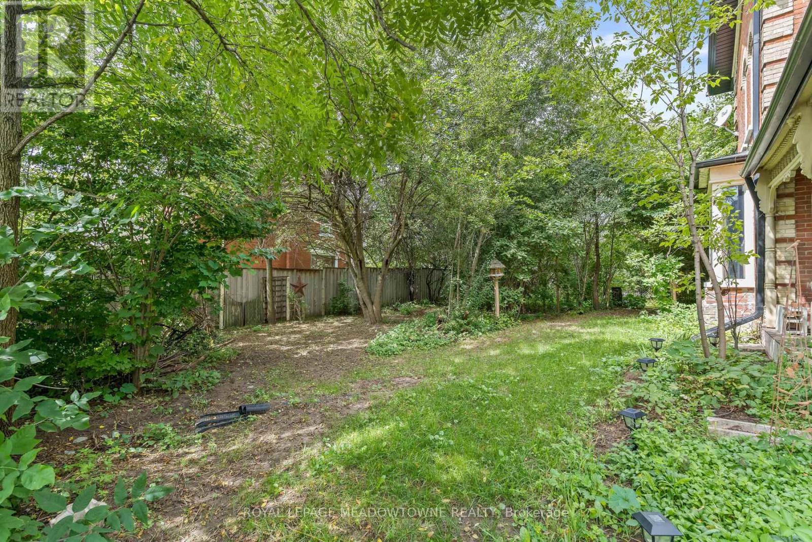 Photo 4 of 173 Perth Street, Halton Hills ON