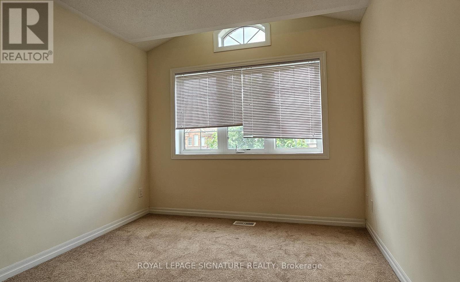 Photo 14 of 68 Hanson Crescent, Milton ON