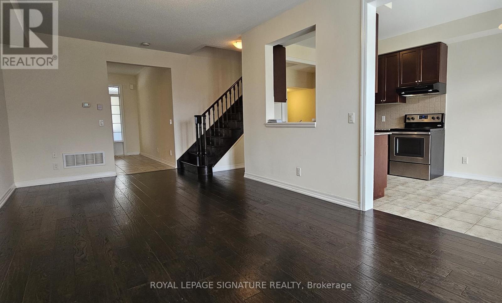 Photo 5 of 68 Hanson Crescent, Milton ON