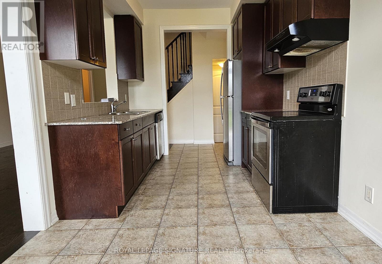 Photo 6 of 68 Hanson Crescent, Milton ON