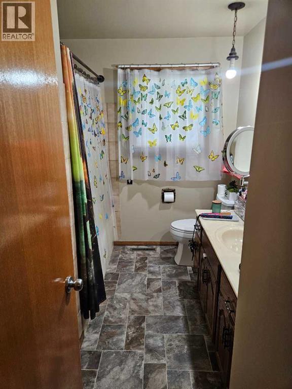 Photo 9 of 2613 10 Avenue, Lethbridge AB