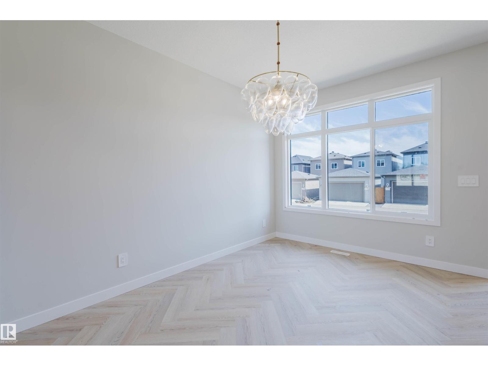 Photo 10 of 2117 Crossbill Ln Nw, Edmonton AB