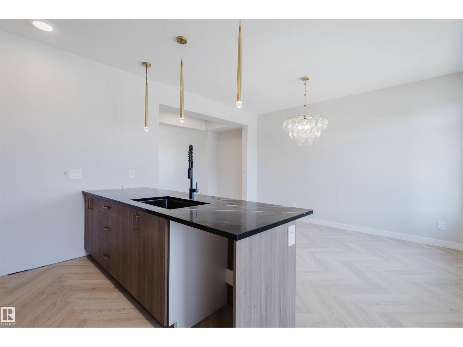 Photo 17 of 2117 Crossbill Ln Nw, Edmonton AB