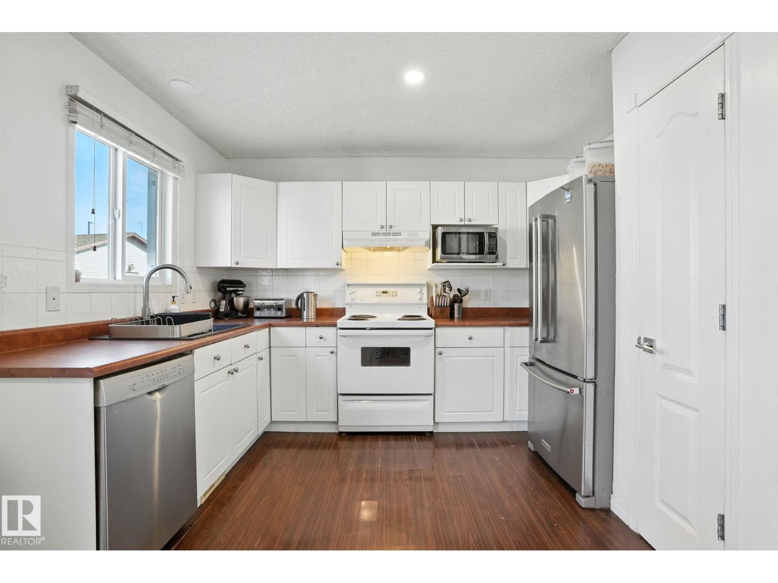 Photo 10 of 408 Gibb Wd Nw Nw, Edmonton AB