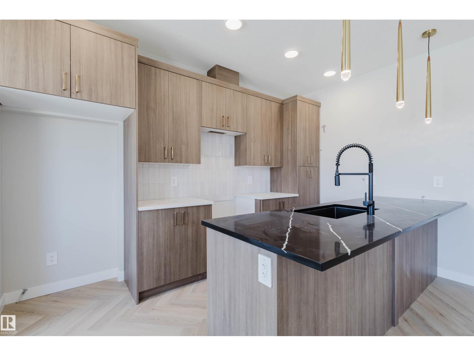 Photo 15 of 2117 Crossbill Ln Nw, Edmonton AB