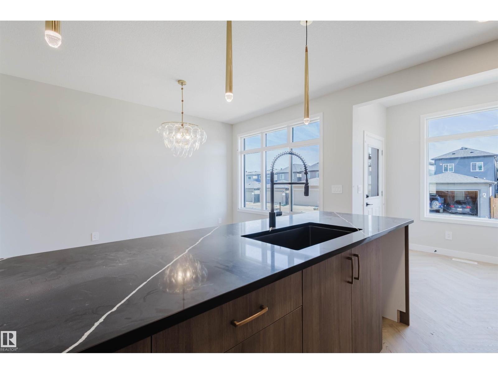 Photo 18 of 2117 Crossbill Ln Nw, Edmonton AB