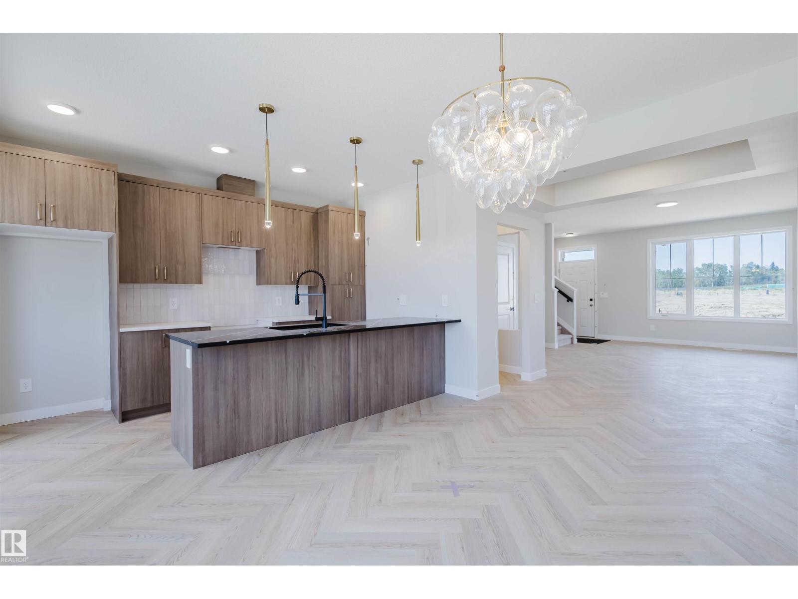 Photo 12 of 2117 Crossbill Ln Nw, Edmonton AB