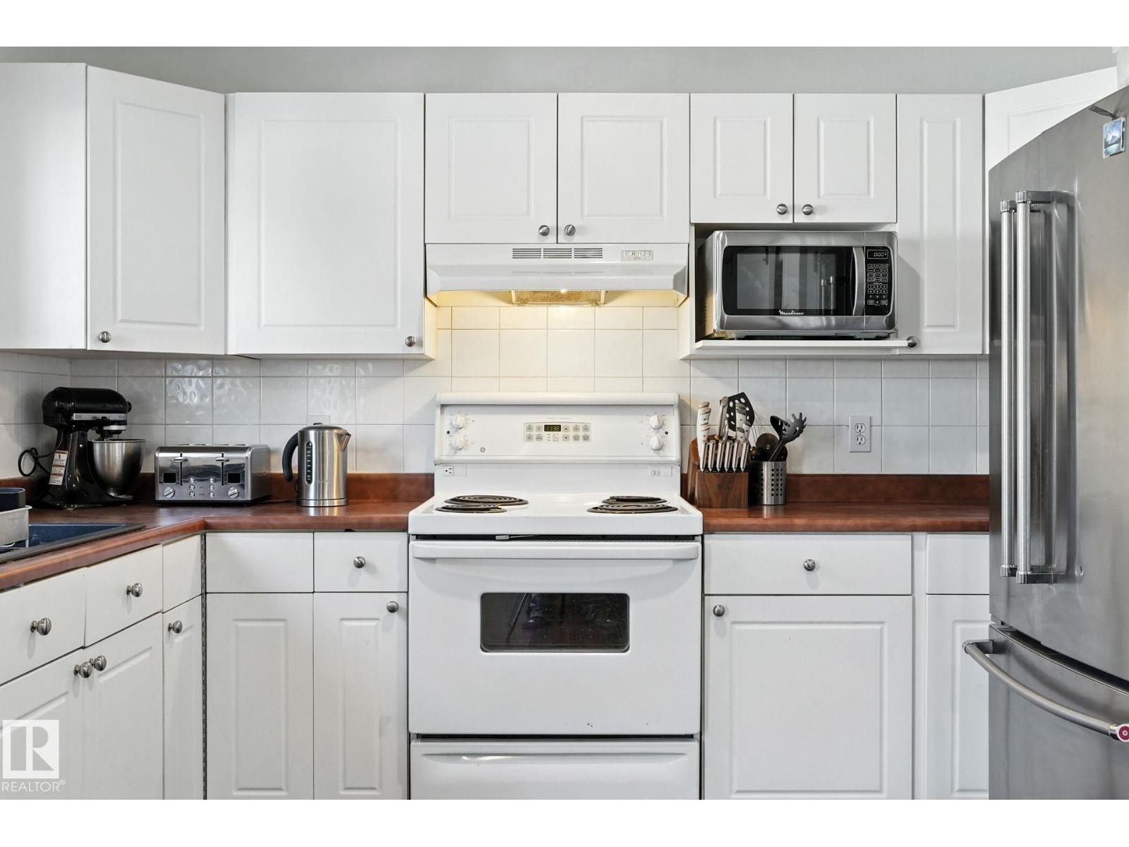 Photo 11 of 408 Gibb Wd Nw Nw, Edmonton AB