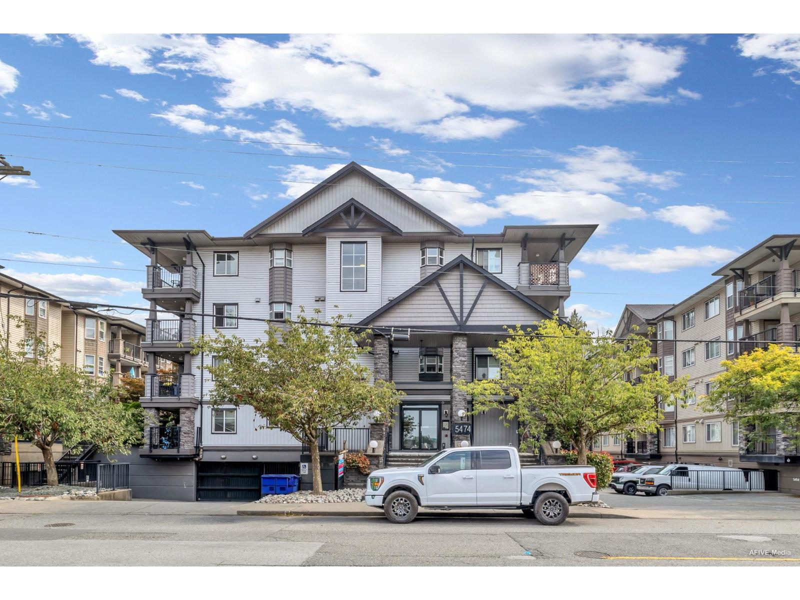 Photo 1 of 306 5474 198 Street, Langley BC
