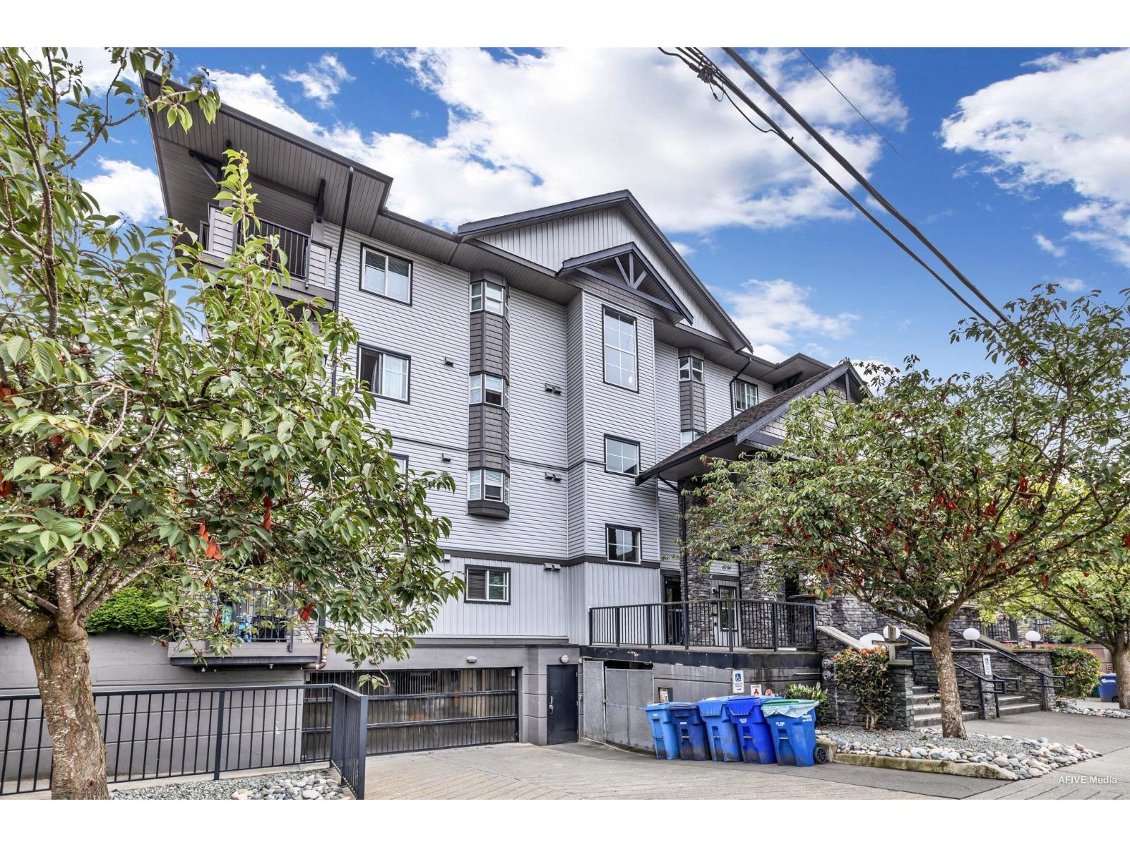 Photo 3 of 306 5474 198 Street, Langley BC