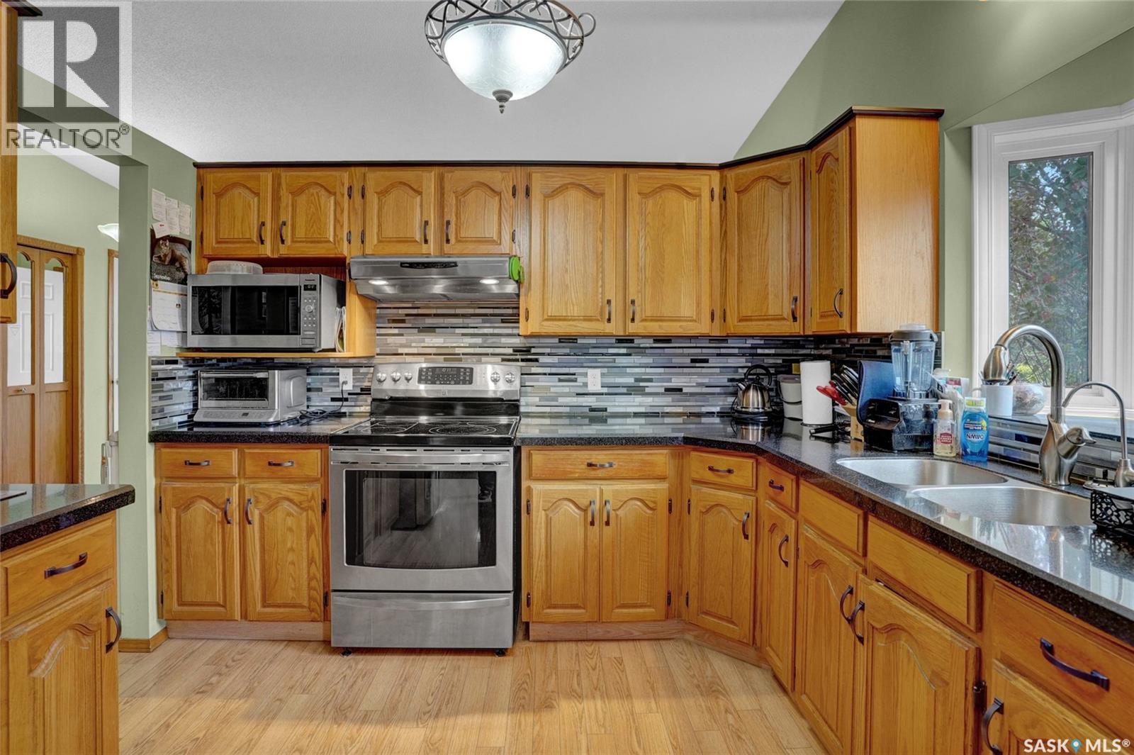 Photo 6 of 3556 Almond Grove, Regina SK