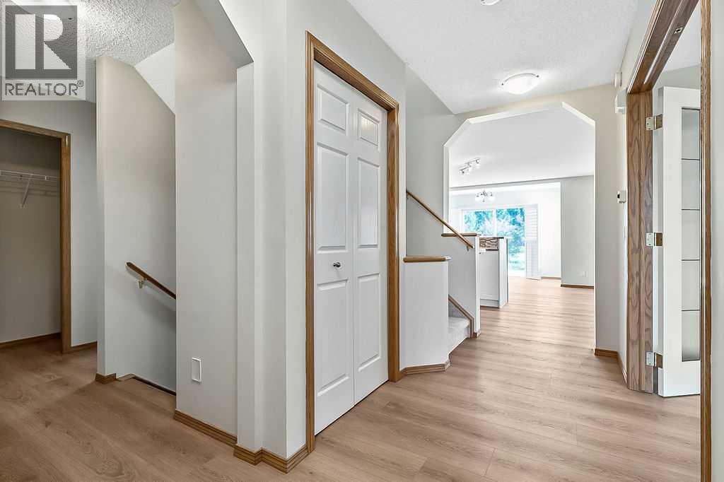 Photo 3 of 14 Crystalridge Bay, Okotoks AB