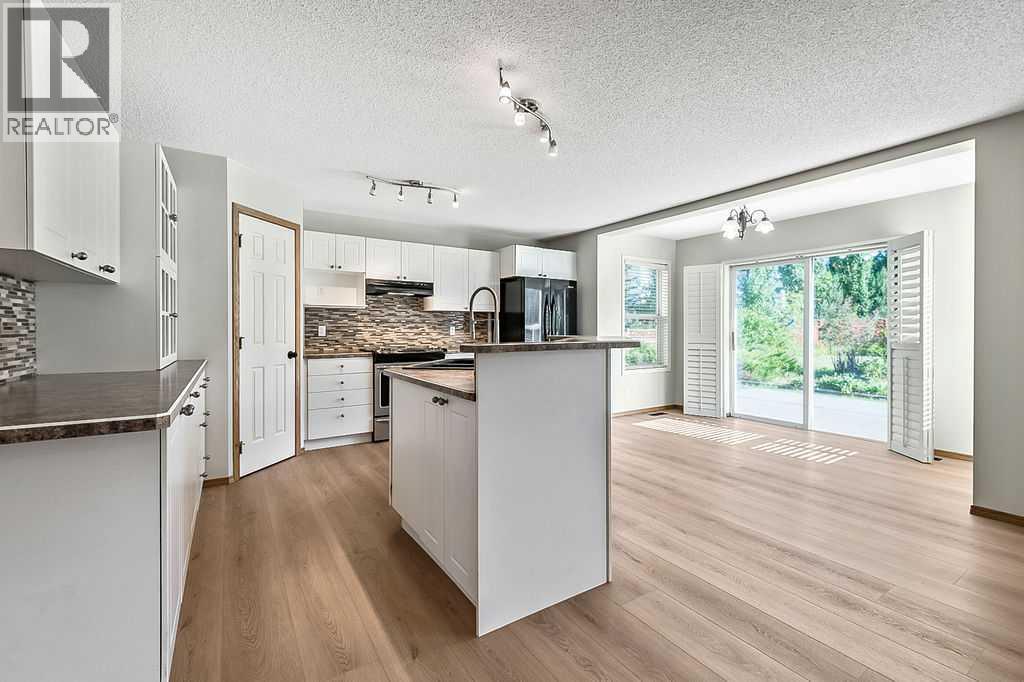 Photo 5 of 14 Crystalridge Bay, Okotoks AB