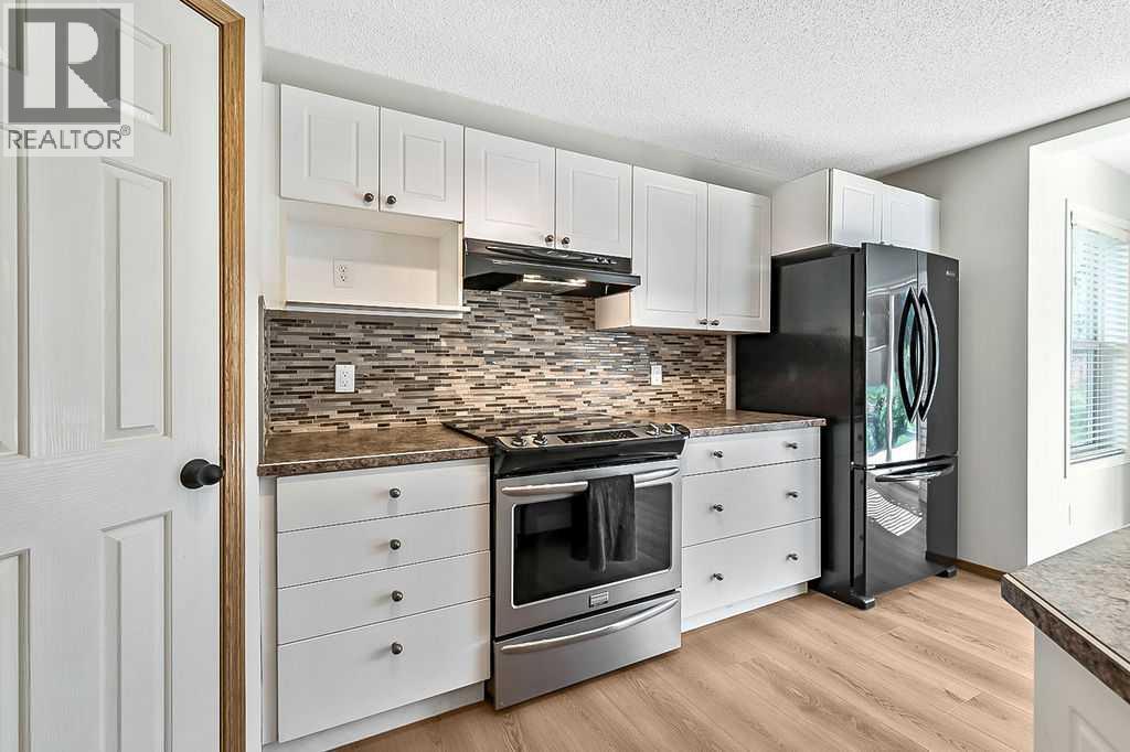 Photo 9 of 14 Crystalridge Bay, Okotoks AB