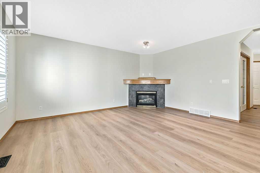 Photo 14 of 14 Crystalridge Bay, Okotoks AB